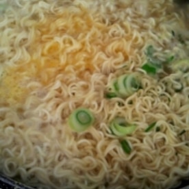 我が家の定番 卵とじの インスタントラーメン レシピ 作り方 By ラズベリっち 楽天レシピ 我が家の定番 卵とじの インスタントラーメン レシピ 作り方 By ラズベリっち 楽天レシピ